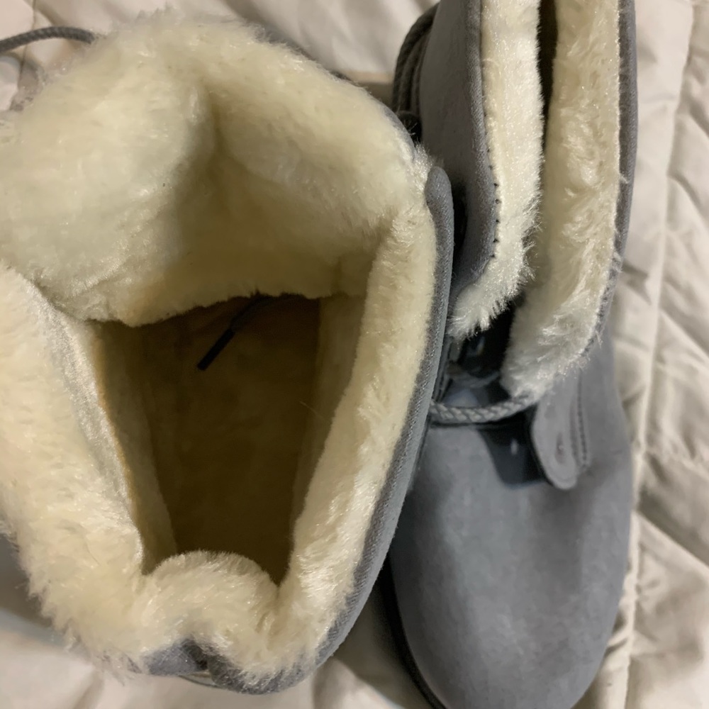 SQL fur lined boots - Picture 2 of 2